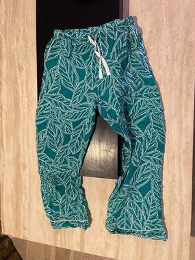stars above Teal Leaf-Print Lounge Pants